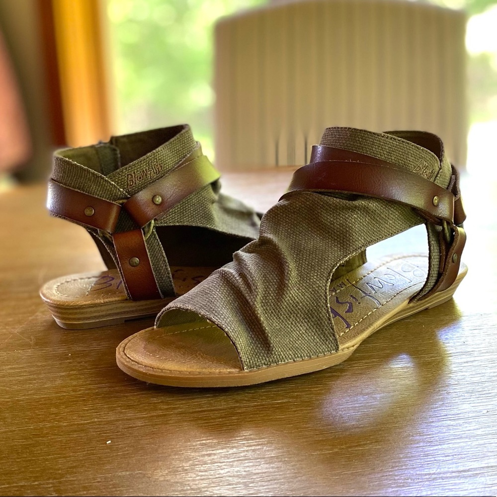 Blowfish | NWT Badey canvas gladiator sandal in brown rancher / whiskey